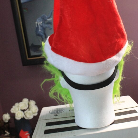 Green Holiday Mask - Picture 2 of 6